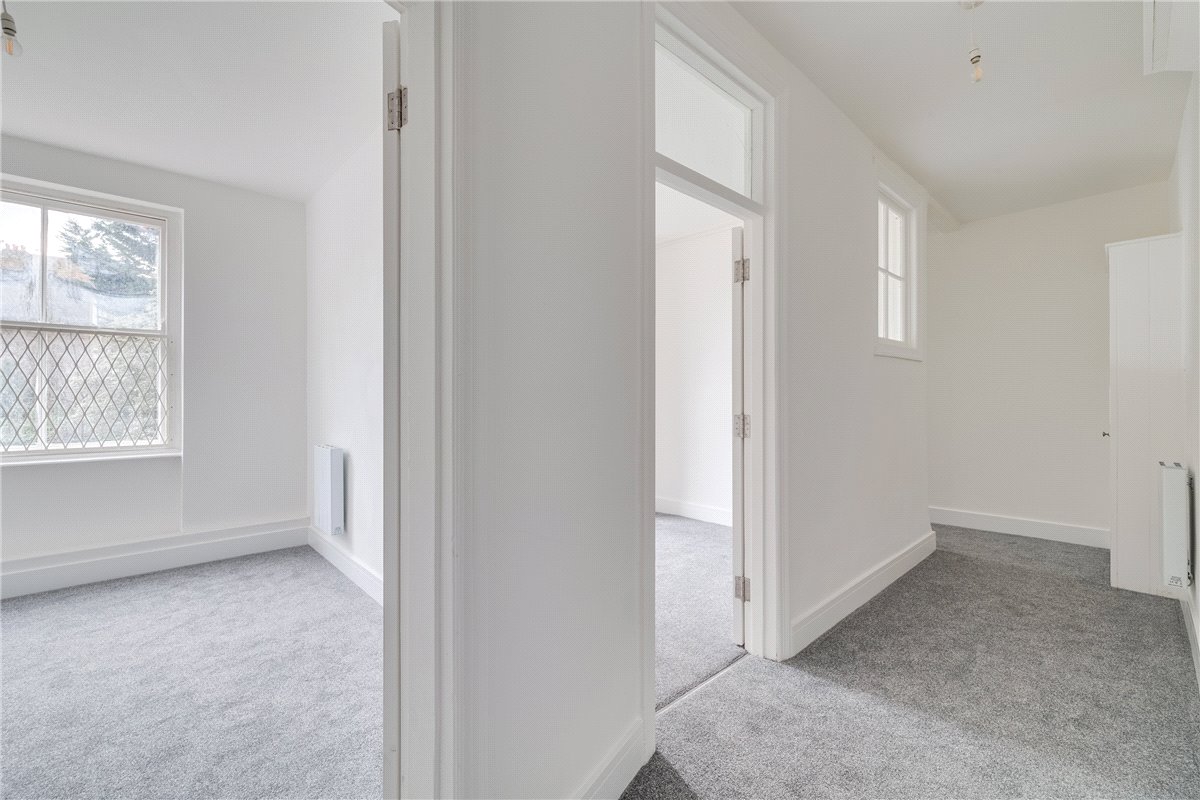 2 bedroom flat, Waldemar Avenue Mansions, Waldemar Avenue SW6 - Let Agreed