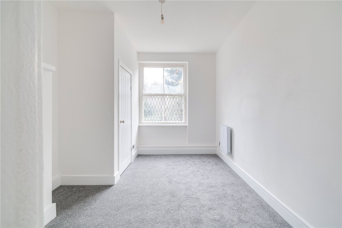 2 bedroom flat, Waldemar Avenue Mansions, Waldemar Avenue SW6 - Let Agreed