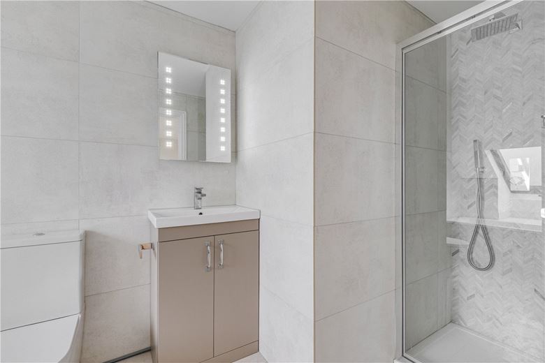 3 bedroom flat, Danehurst Street, London SW6 - Let Agreed