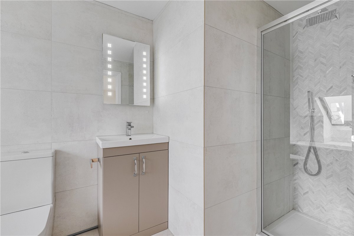 3 bedroom flat, Danehurst Street, London SW6 - Let Agreed