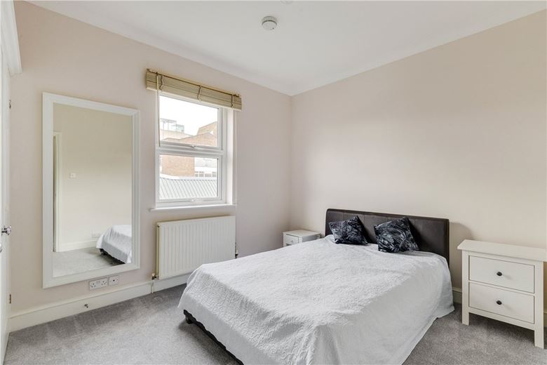 3 bedroom flat, Danehurst Street, London SW6 - Let Agreed