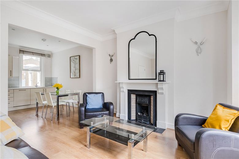 3 bedroom flat, Danehurst Street, London SW6 - Let Agreed