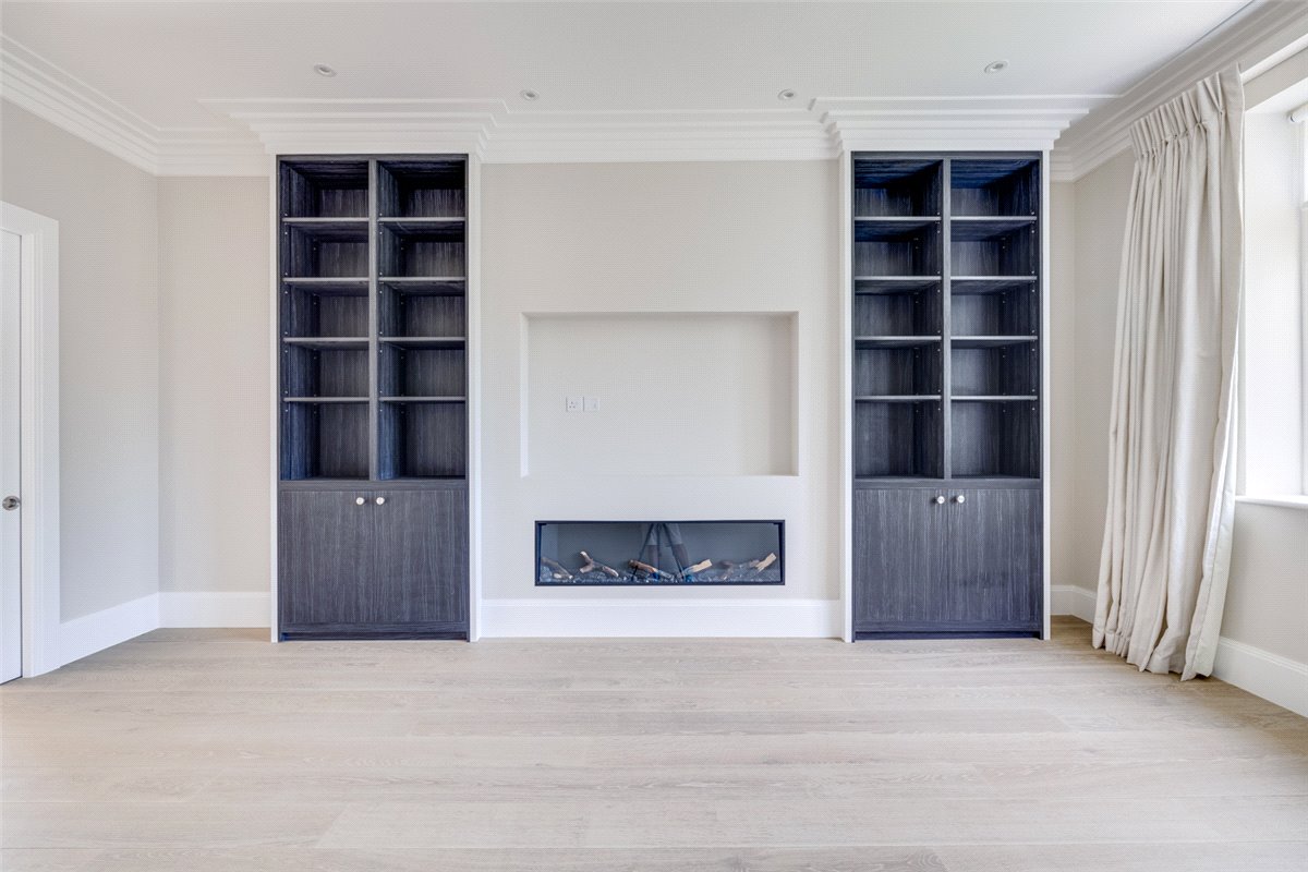 3 bedroom flat, Colehill Gardens, Fulham Palace Road SW6