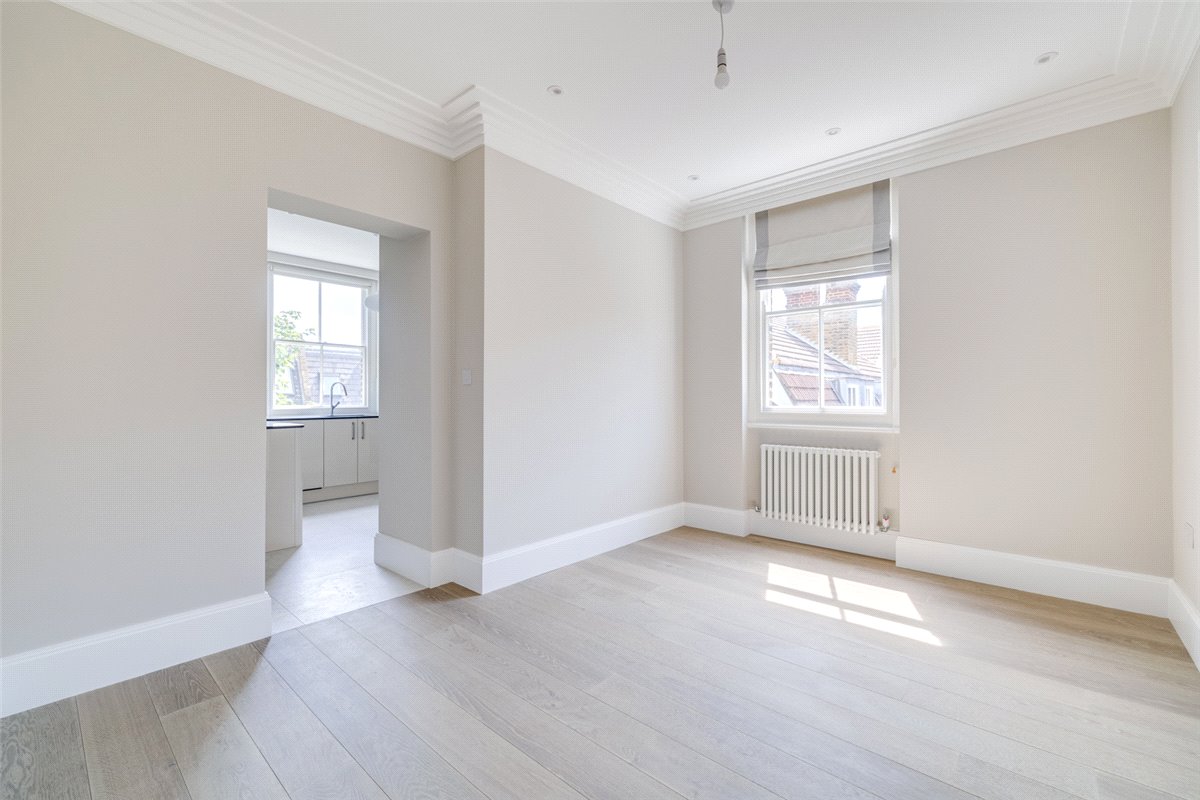3 bedroom flat, Colehill Gardens, Fulham Palace Road SW6