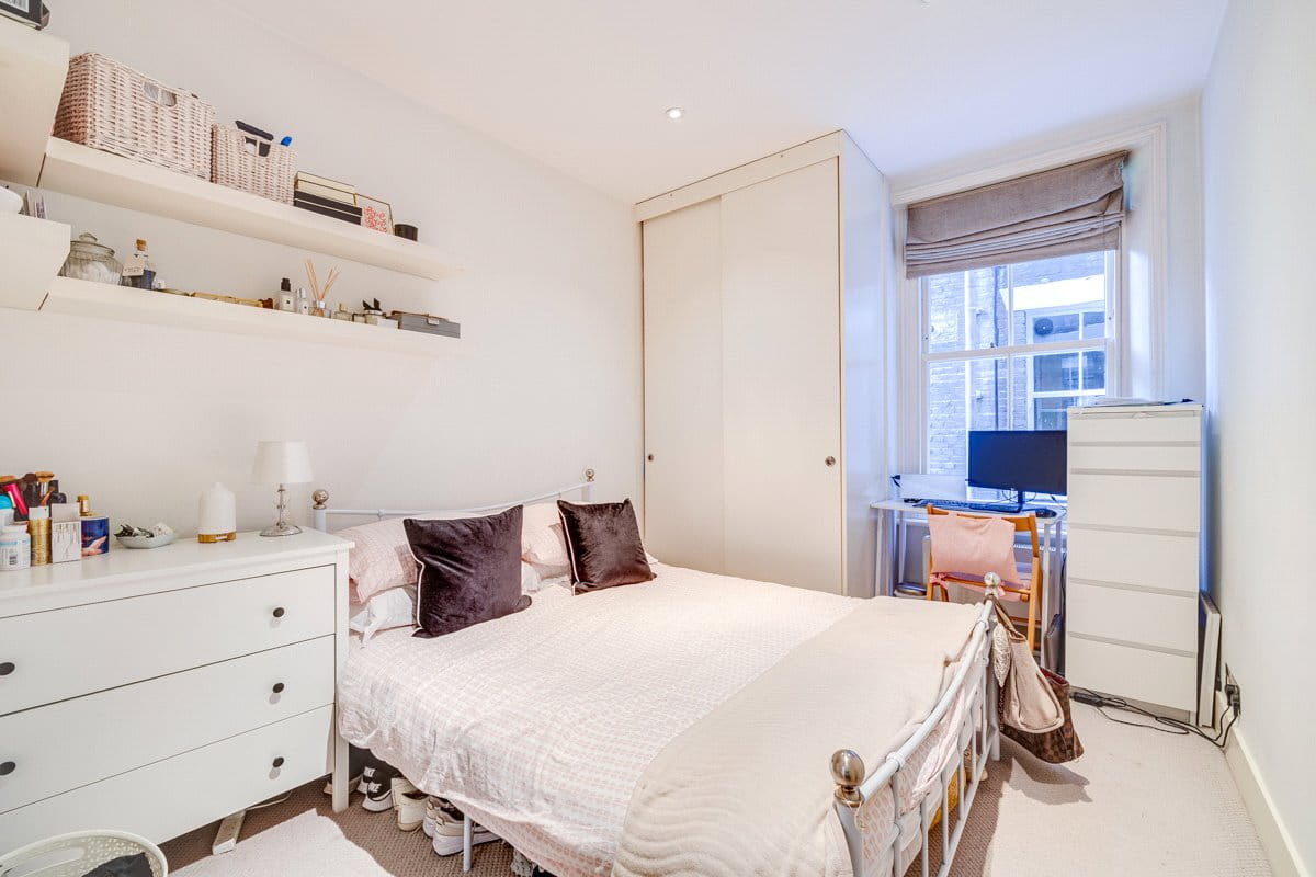 3 bedroom flat, Drive Mansions, Fulham Road SW6 - Available