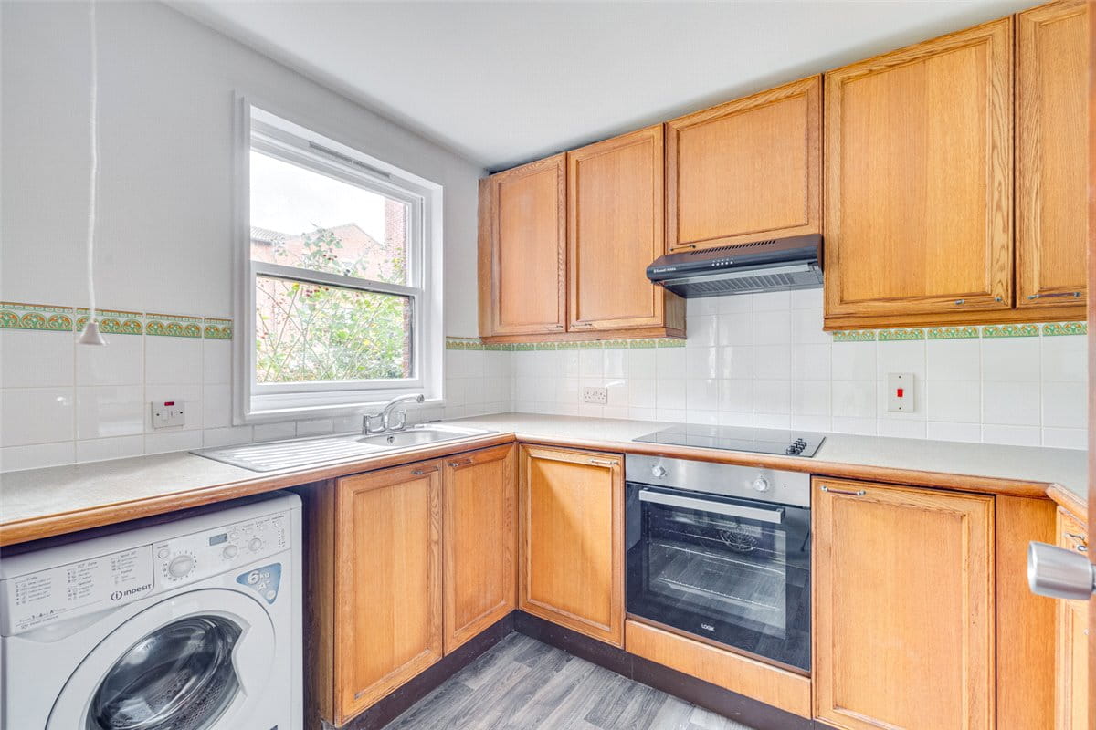 1 bedroom flat, Mayfield Road, London W12