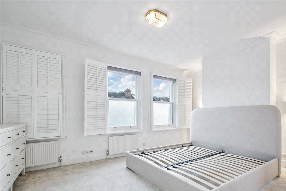 3 bedroom house, Colehill Lane, London SW6 - Available