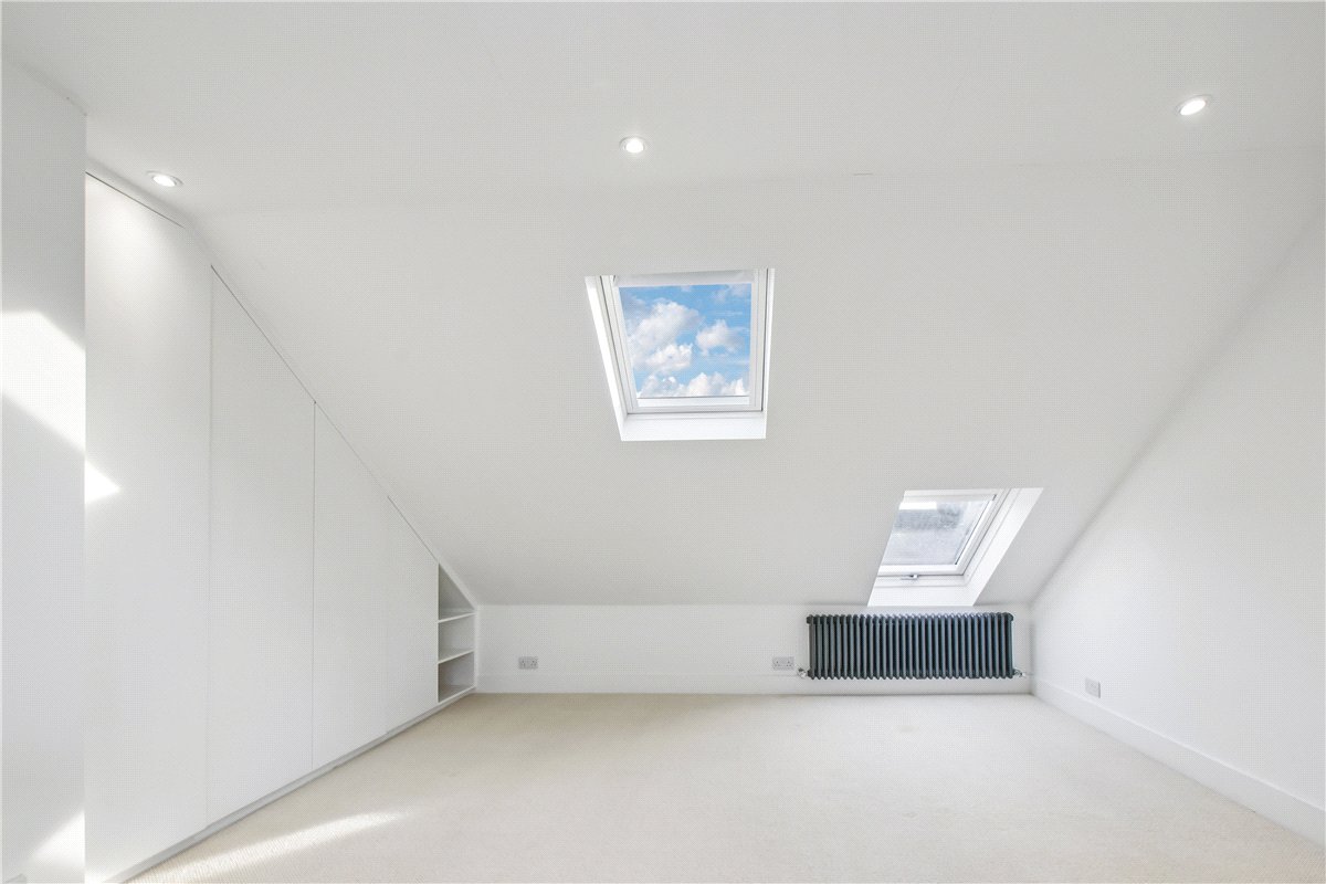 3 bedroom house, Colehill Lane, London SW6 - Available