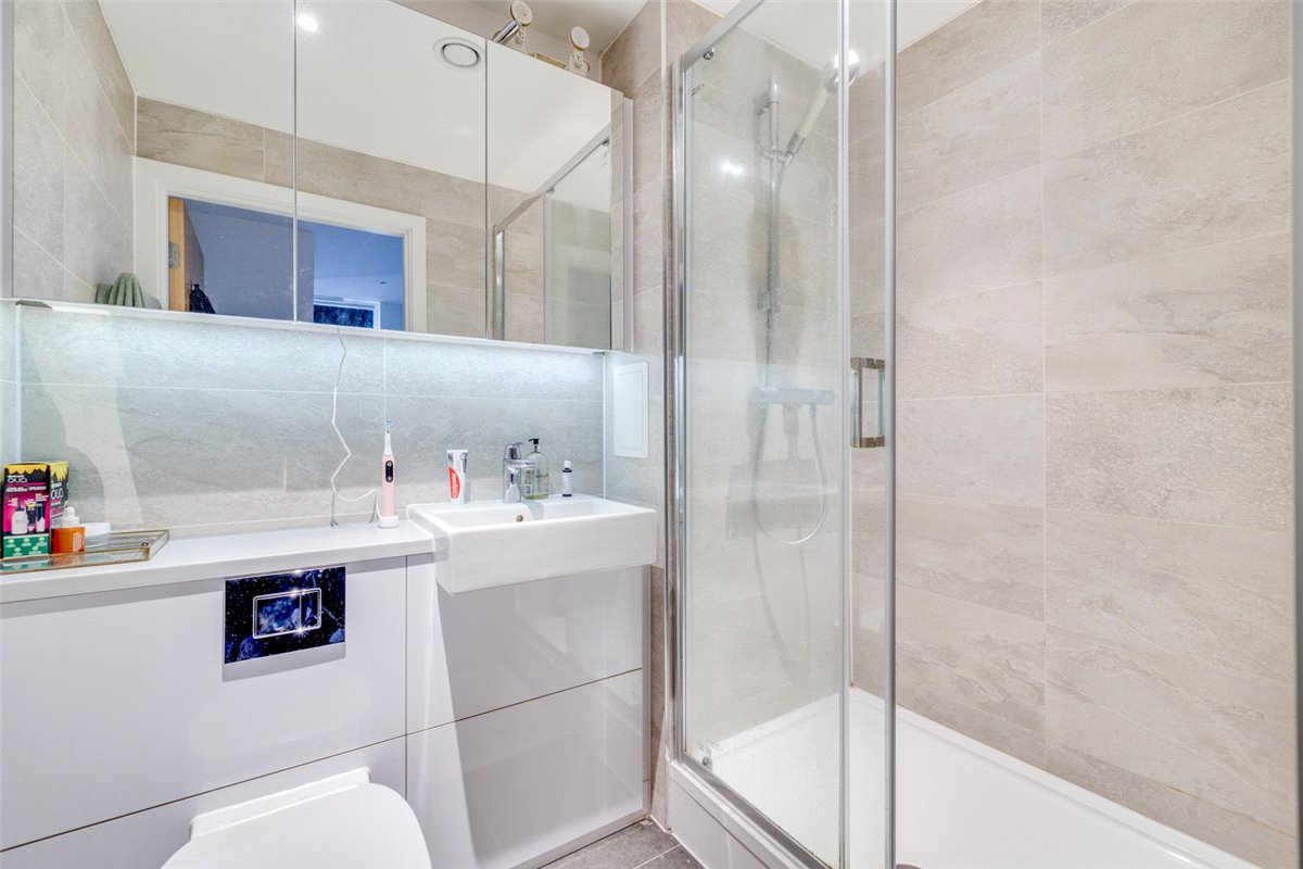 2 bedroom flat, Sharp House, 91 Goldhawk Road W12 - Available