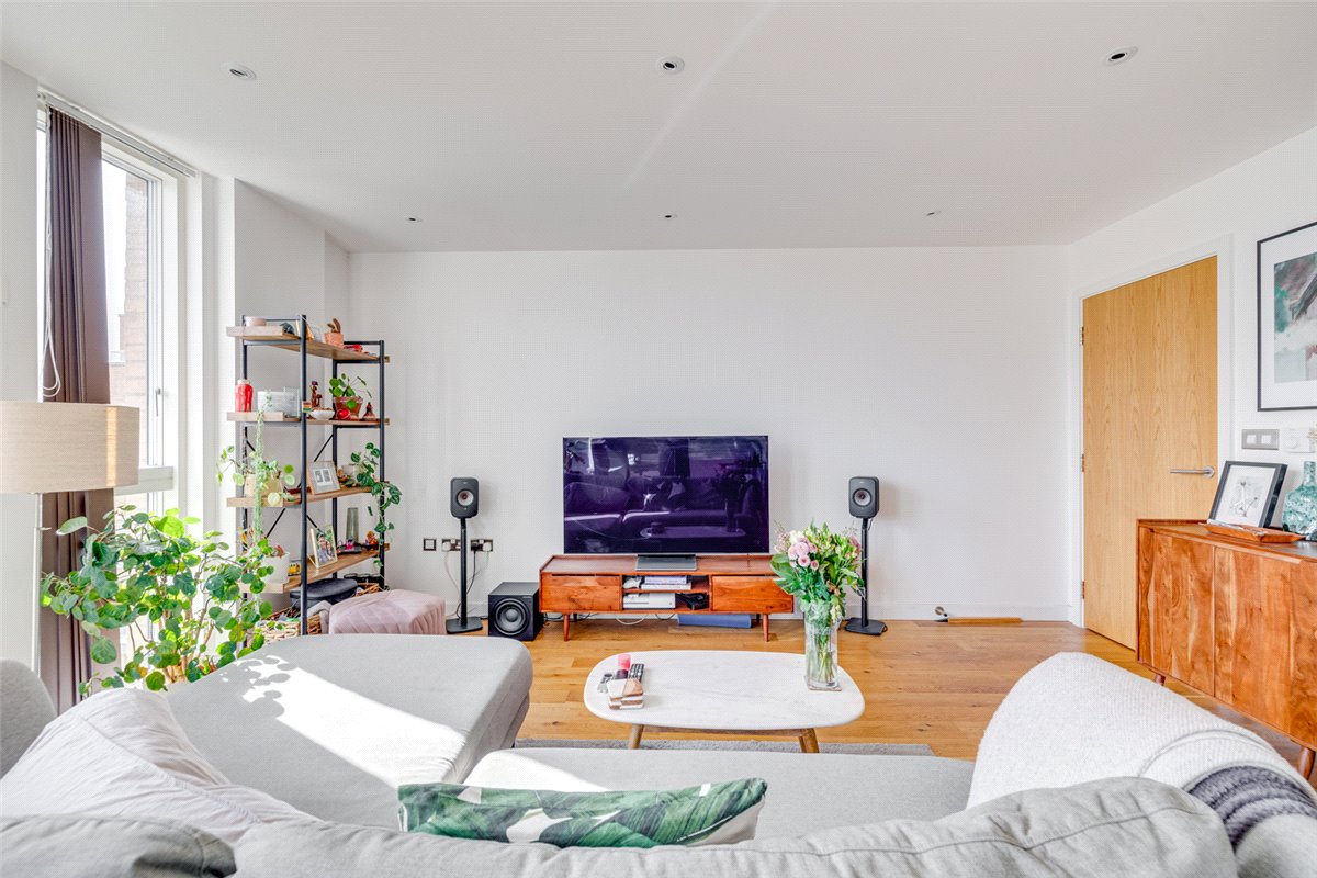 2 bedroom flat, Sharp House, 91 Goldhawk Road W12 - Available