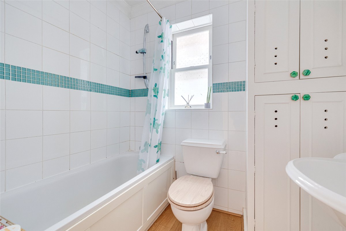 2 bedroom flat, Kingwood Road, London SW6 - Let Agreed