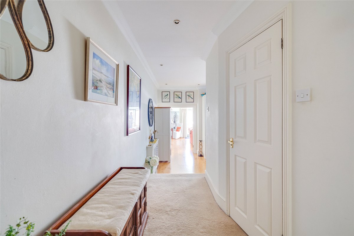 2 bedroom flat, Kingwood Road, London SW6 - Let Agreed
