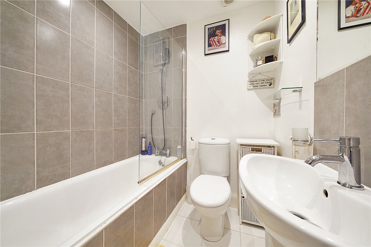 1 bedroom flat, Castletown Road, London W14 - Let Agreed