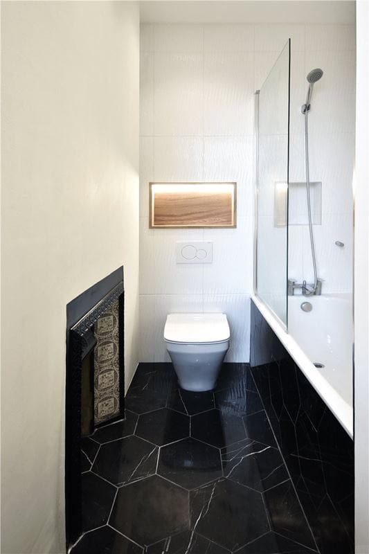 3 bedroom flat, Arundel Mansions, Kelvedon Road SW6 - Let Agreed