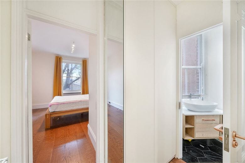 3 bedroom flat, Arundel Mansions, Kelvedon Road SW6 - Let Agreed