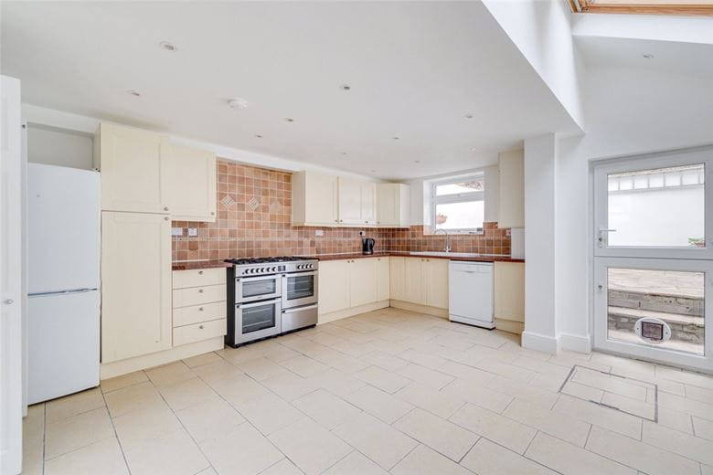 4 bedroom house, Hannell Road, London SW6 - Available