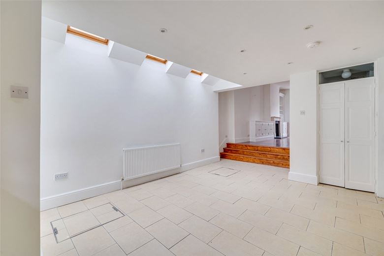 4 bedroom house, Hannell Road, London SW6