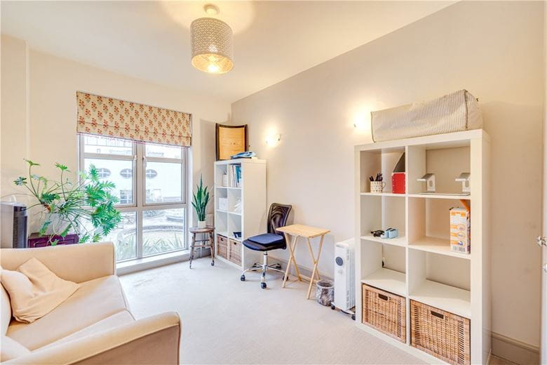 2 bedroom flat, Farm Lane, London SW6 - Let Agreed