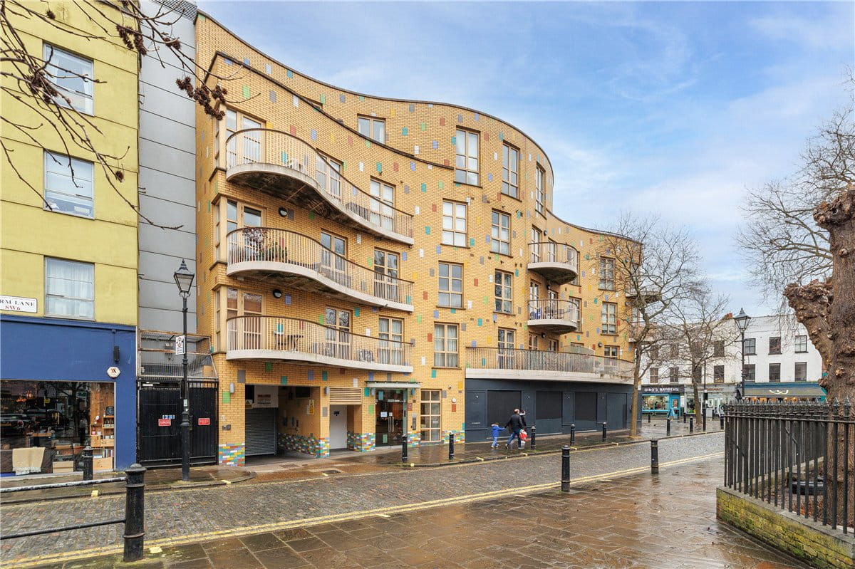 2 bedroom flat, Farm Lane, London SW6 - Let Agreed