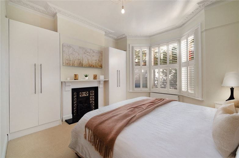 2 bedroom flat, Bishops Road, London SW6 - Let Agreed