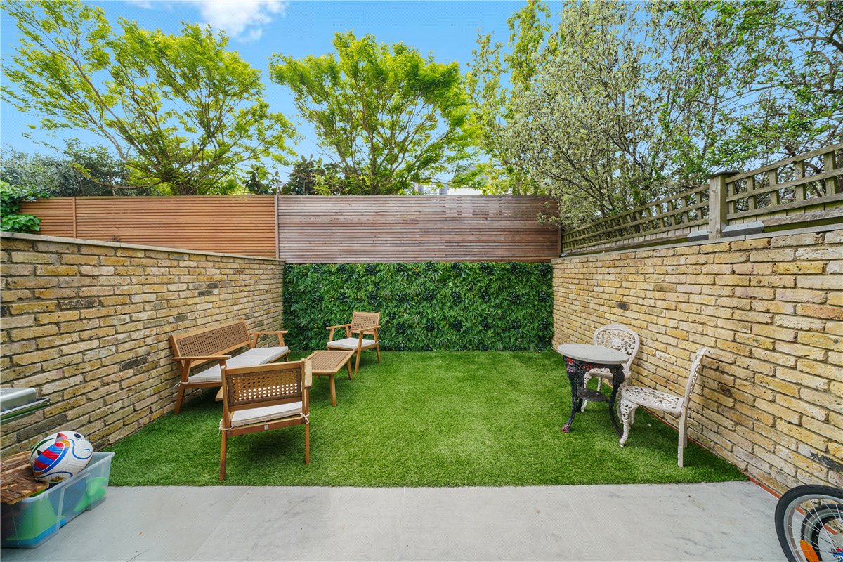 4 bedroom house, Kinnoul Road, London W6 - Let Agreed