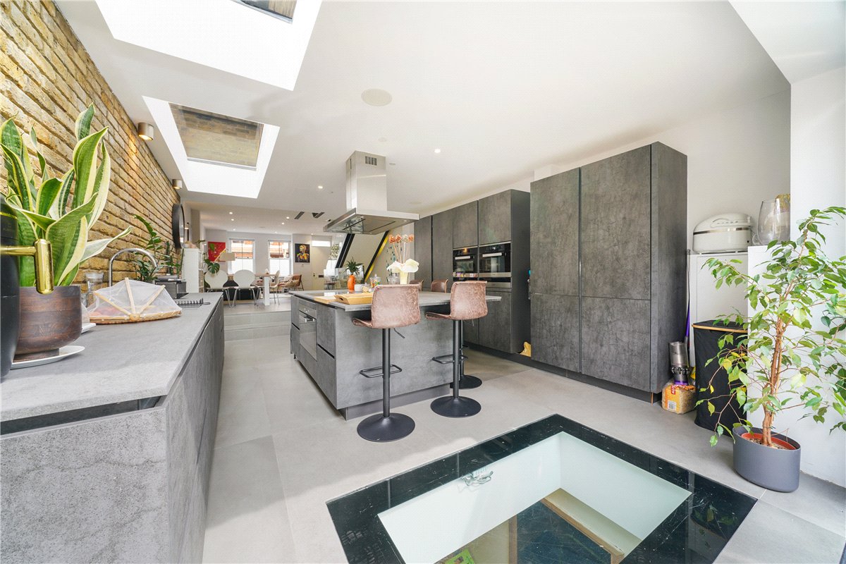 4 bedroom house, Kinnoul Road, London W6 - Let Agreed