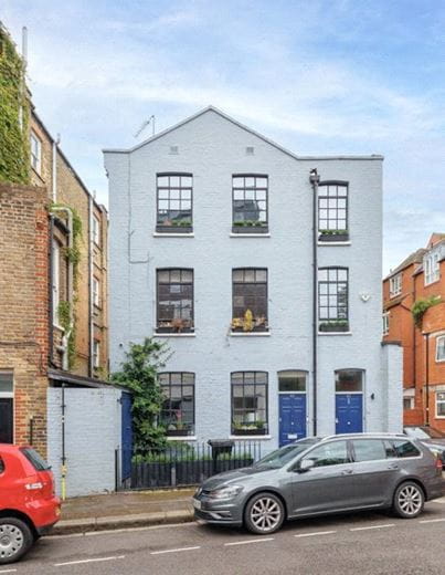 2 bedroom flat, Crabtree Lane, London SW6 - Let Agreed