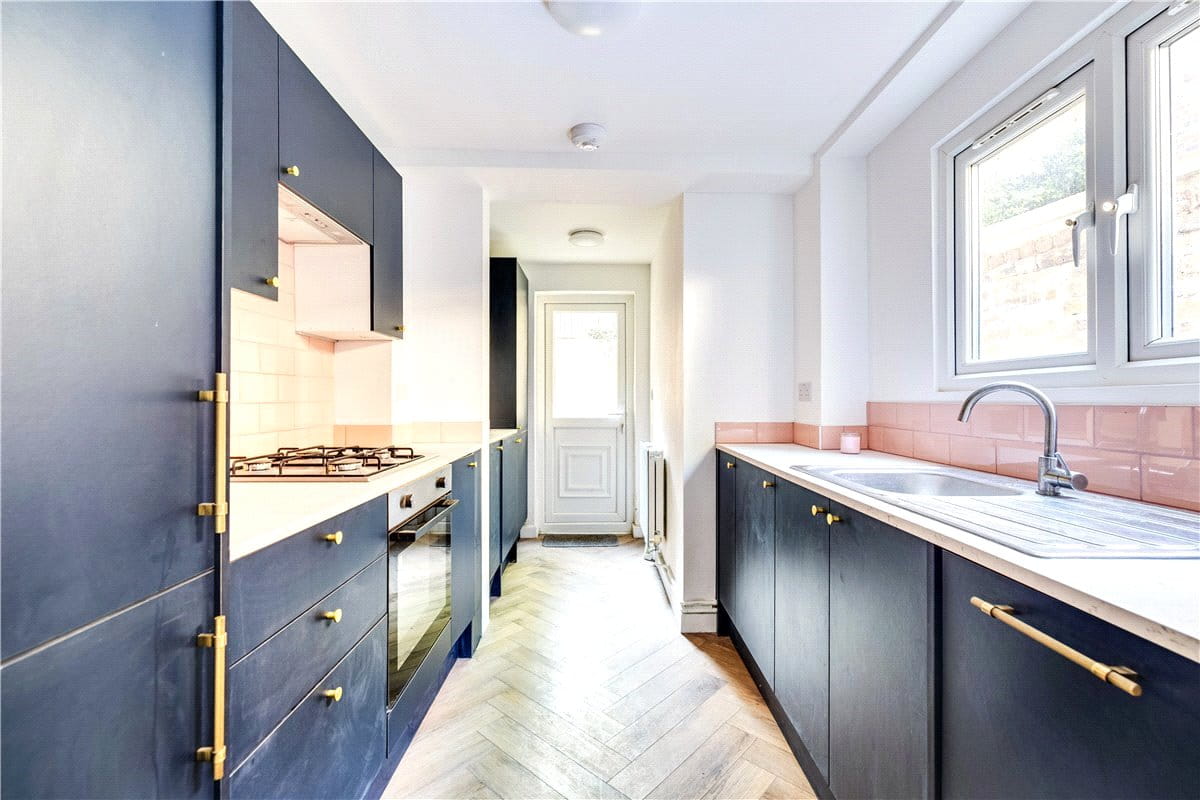 1 bedroom flat, Effie Road, London SW6 - Let Agreed