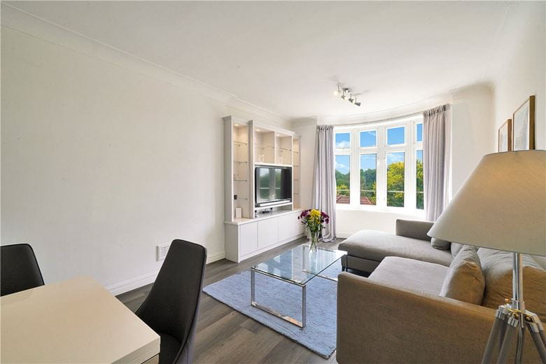 1 bedroom flat, Fulham High Street, London SW6 - Available