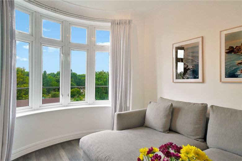 1 bedroom flat, Fulham High Street, London SW6 - Available