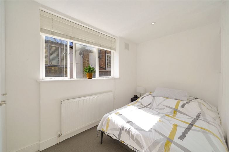 2 bedroom flat, Rigault Road, London SW6 - Let Agreed