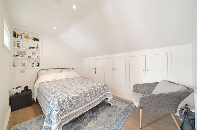 2 bedroom flat, Rigault Road, London SW6 - Let Agreed