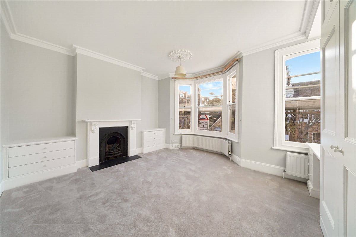 4 bedroom house, Alderville Road, London SW6 - Available
