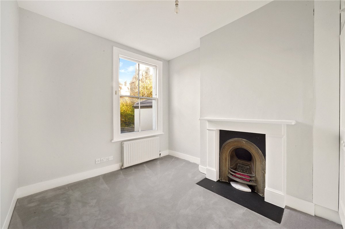 4 bedroom house, Alderville Road, London SW6 - Available