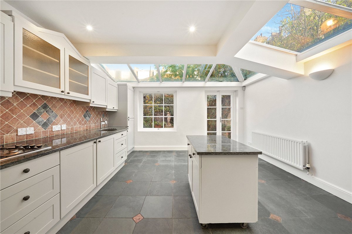 4 bedroom house, Alderville Road, London SW6 - Available