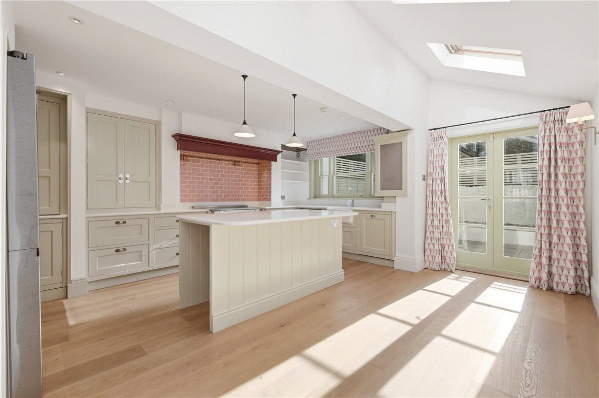 4 bedroom house, Rosaville Road, London SW6 - Available