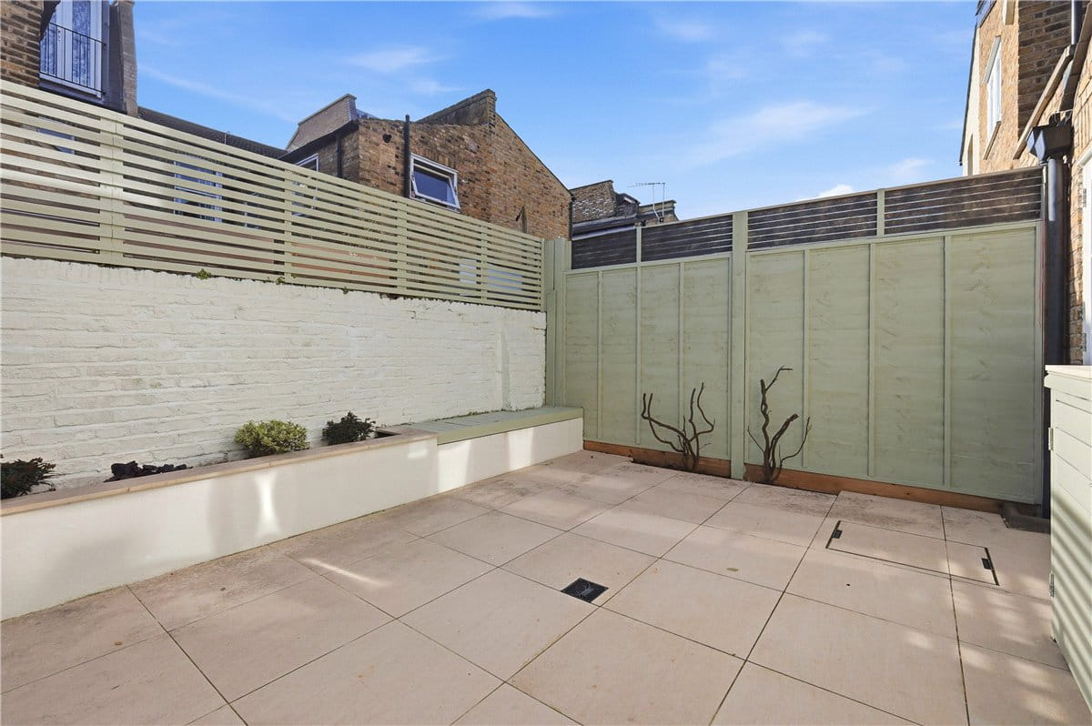 4 bedroom house, Rosaville Road, London SW6 - Available