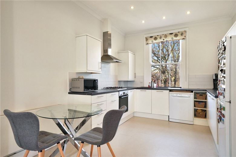 2 bedroom maisonette, Westcroft Square, London W6 - Available