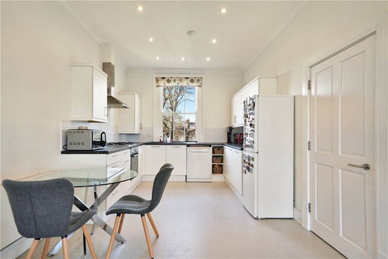 2 bedroom maisonette, Westcroft Square, London W6 - Available