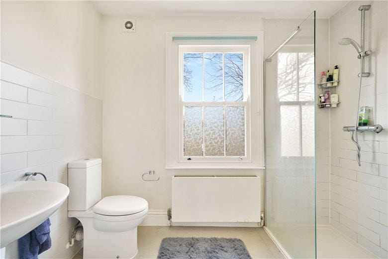 2 bedroom maisonette, Westcroft Square, London W6 - Available