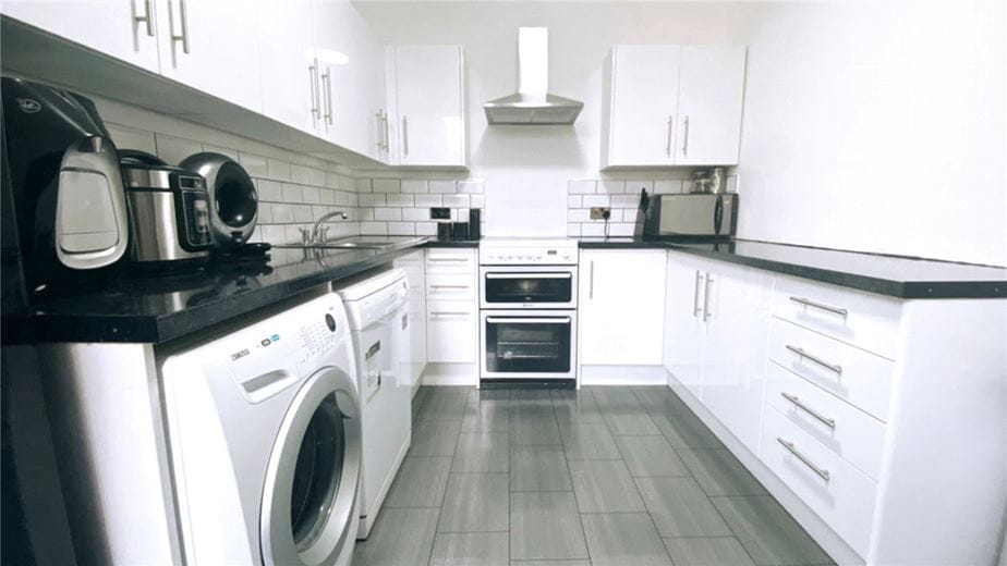 2 bedroom flat, Sangley Road, London SE25 - Let Agreed