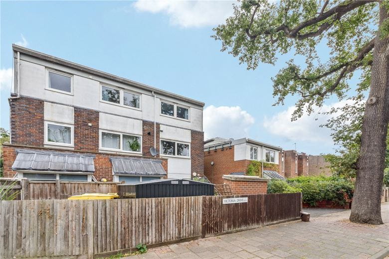 2 bedroom flat, Victoria Drive, London SW19 - Available