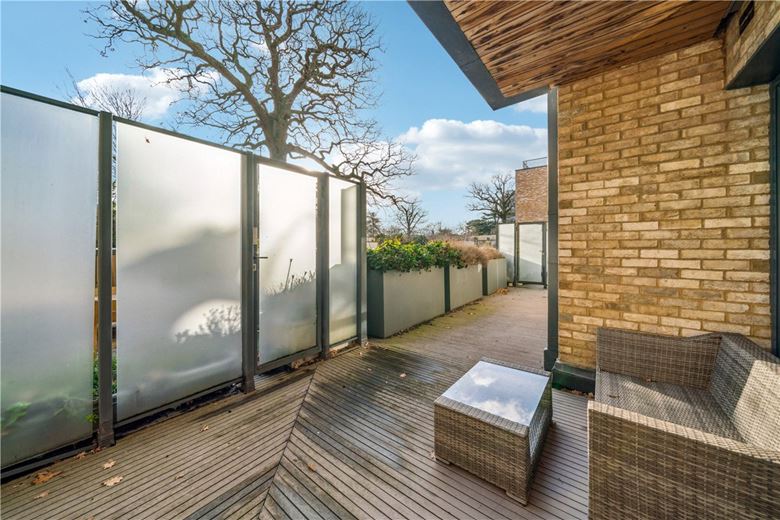 2 bedroom flat, Beatrice Place, London SW19 - Available