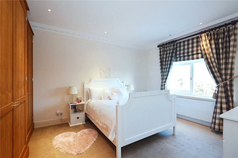 5 bedroom house, Belgrave Road, Barnes SW13 - Available