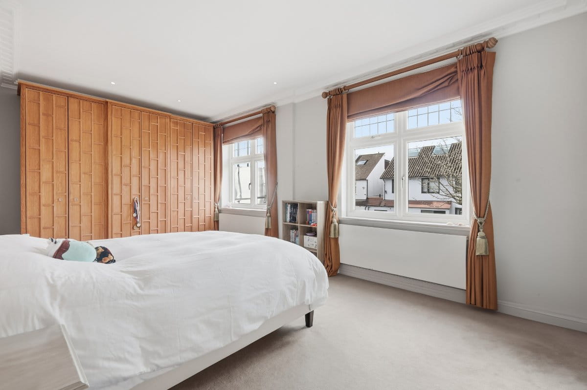 5 bedroom house, Belgrave Road, Barnes SW13 - Available