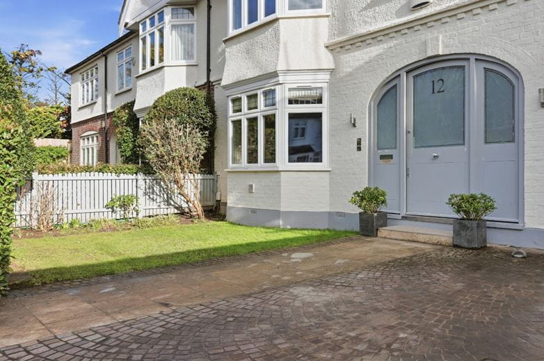 5 bedroom house, Belgrave Road, Barnes SW13 - Available