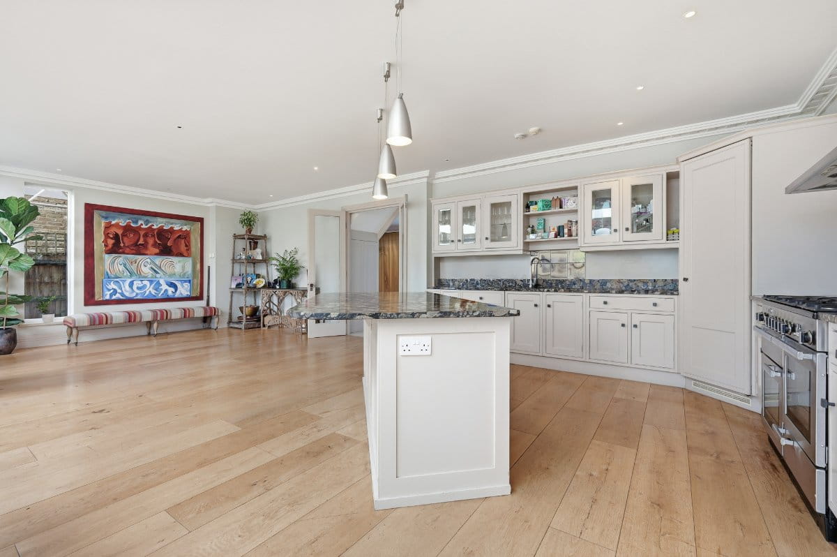 5 bedroom house, Belgrave Road, Barnes SW13 - Available