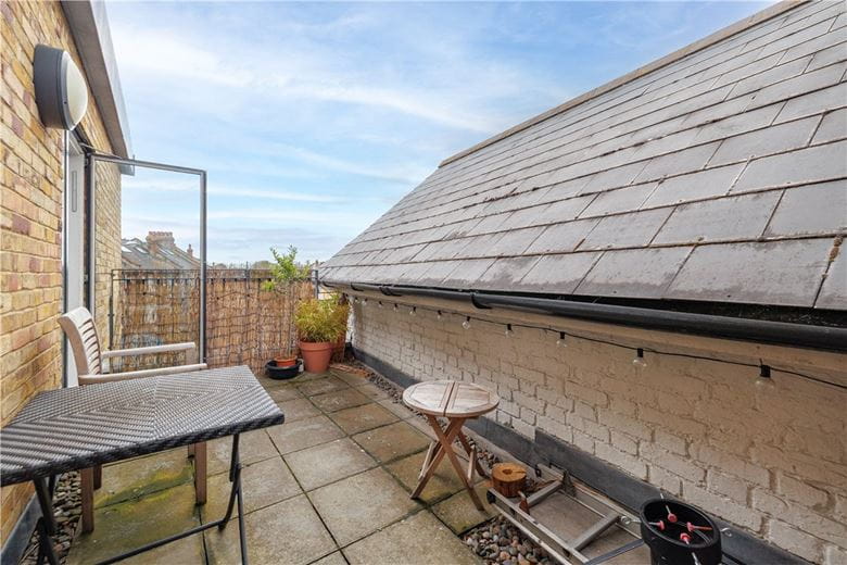 2 bedroom flat, White Hart Lane, London SW13 - Available