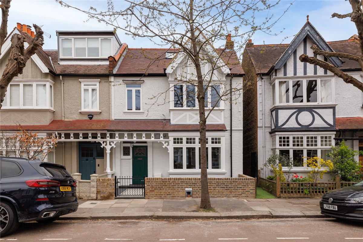 5 bedroom house, Byfeld Gardens, London SW13 - Available