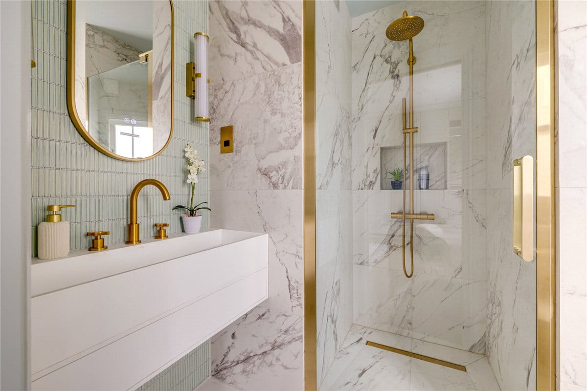 5 bedroom house, Byfeld Gardens, London SW13 - Available